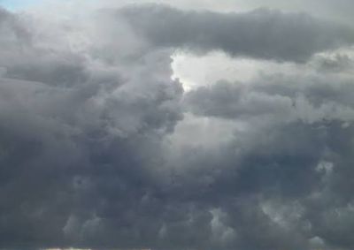 Segundo o Simepar, quarta (28) ter&aacute; 0% de chance de chuva; na quinta (29), a probabilidade sobe para 98%, com 13,4 mm previstos.