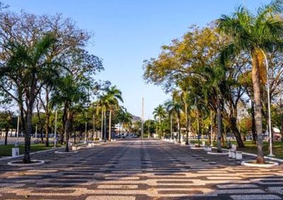 Caminhada de conscientiza&ccedil;&atilde;o sobre o c&acirc;ncer de mama come&ccedil;a &agrave;s 19h, na Pra&ccedil;a dos Pioneiros.