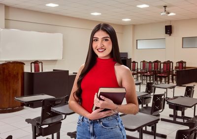 Com novos cursos, bolsas e financiamento, Unipar amplia caminhos para quem quer ingressar no ensino superior ou mudar de carreira.