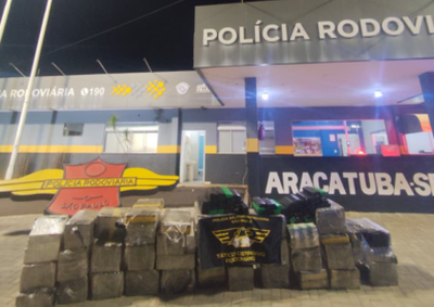 A&ccedil;&atilde;o do TOR e da Pol&iacute;cia Rodovi&aacute;ria Federal localizou 41 fardos da droga escondidos sob carga de sucata em trecho de Ara&ccedil;atuba