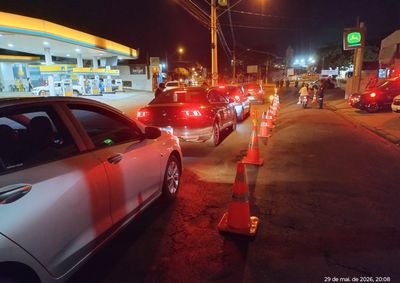 Fiscaliza&ccedil;&atilde;o na Avenida Ala&iacute;de Ferraz de Almeida aplica 295 testes de etil&ocirc;metro para conscientizar motoristas e prevenir acidentes