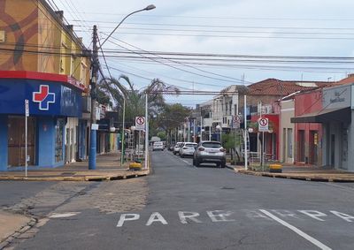 Requerimento aprovado na C&acirc;mara solicita an&aacute;lise t&eacute;cnica de viabilidade para implantar via exclusiva de pedestres na Rua Dr. M&aacute;rio Sabino