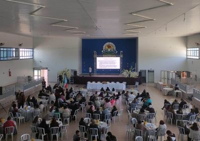 Encontro no Clube de Campo Lago Azul debate o planejamento e fortalecimento do SUAS com a presen&ccedil;a de duzentos e cinquenta profissionais