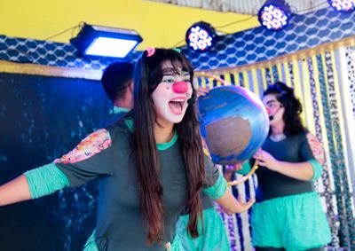 Apresenta&ccedil;&atilde;o da pe&ccedil;a Eco Clown une arte e conscientiza&ccedil;&atilde;o sobre o uso da &aacute;gua em evento com acessibilidade em Pen&aacute;polis no dia 20 de junho