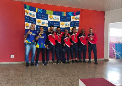 Equipe masculina venceu na categoria livre; premia&ccedil;&atilde;o aconteceu nesta quinta-feira no Clube Kai Kan
