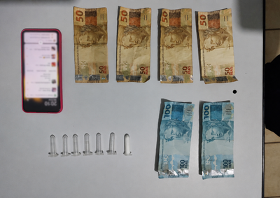 Suspeito foi abordado ap&oacute;s desobedecer ordem de parada durante patrulhamento na noite de sexta-feira em Pen&aacute;polis