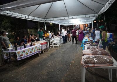 Evento na Pra&ccedil;a Nove de Julho em Pen&aacute;polis contou com apresenta&ccedil;&otilde;es culturais e exposi&ccedil;&atilde;o de artigos de doze empreendedores locais