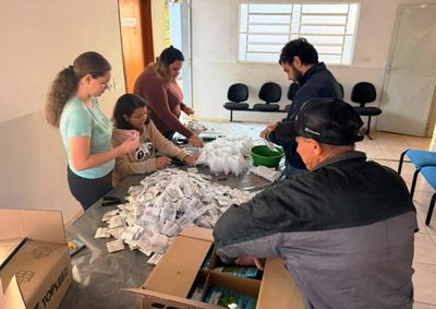 Distribui&ccedil;&atilde;o gratuita de insumos vai beneficiar fam&iacute;lias cadastradas no projeto de hortas comunit&aacute;rias em diversos bairros