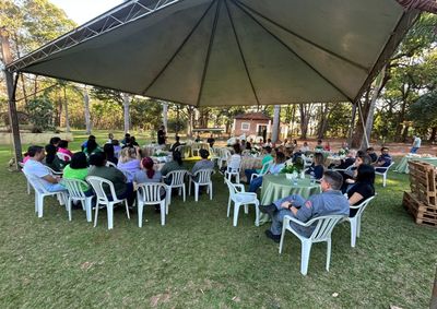Encontro reuniu poder p&uacute;blico, entidades e protetores para debater castra&ccedil;&atilde;o, guarda respons&aacute;vel e acolhimento de animais