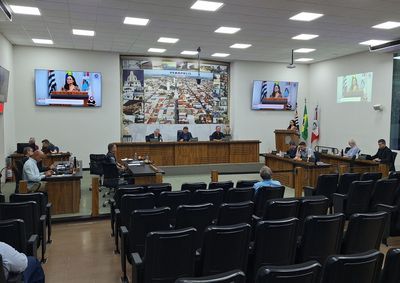 Mensagem do Executivo disp&otilde;e sobre o encerramento da empresa municipal de urbaniza&ccedil;&atilde;o e medidas protetivas aos seus trabalhadores