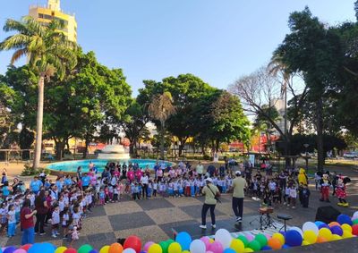 Programa&ccedil;&atilde;o oficial conta com atividades na Pra&ccedil;a Carlos Sampaio e palestra com o psic&oacute;logo Marcos Meier no Clube de Campo Lago Azul