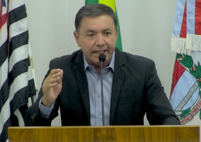 Parlamentar de Pen&aacute;polis defendeu os 13 vereadores e desafiou os cr&iacute;ticos a se candidatarem nas elei&ccedil;&otilde;es
