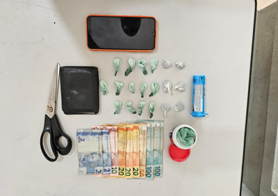 Abordagem aconteceu nesta segunda-feira (10) nas proximidades da Pra&ccedil;a 9 de Julho, durante patrulhamento da Pol&iacute;cia Militar