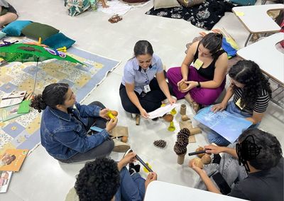 Forma&ccedil;&atilde;o na FAC-FEA capacitou bolsistas do PIBID para a&ccedil;&otilde;es de incentivo &agrave; leitura nas escolas municipais de Ara&ccedil;atuba. Festival acontece em outubro