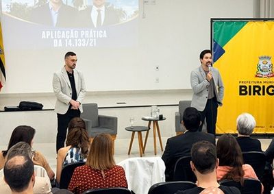 Treinamento t&eacute;cnico no Centro Administrativo aborda aplica&ccedil;&atilde;o pr&aacute;tica e uso de intelig&ecirc;ncia artificial nas compras p&uacute;blicas do munic&iacute;pio