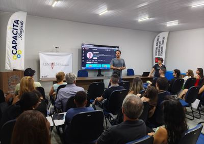 Cerim&ocirc;nia no audit&oacute;rio da Secretaria de Desenvolvimento contempla formandos de seis cursos de gradua&ccedil;&atilde;o da universidade p&uacute;blica