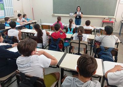 Programa Fazenda vai &agrave; Escola atende cerca de 500 estudantes com jogos, v&iacute;deos e linguagem adaptada &agrave; faixa et&aacute;ria