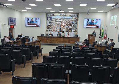 Pauta traz suplementa&ccedil;&atilde;o de R$ 2,1 milh&otilde;es, repasse ao Lar Vicentino e pol&iacute;tica de arboriza&ccedil;&atilde;o urbana
