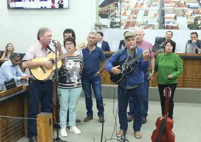 Solenidade integra a&ccedil;&otilde;es de valoriza&ccedil;&atilde;o da m&uacute;sica raiz e da viola caipira em Pen&aacute;polis