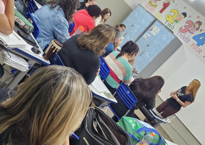 Din&acirc;mica conduzida pela psic&oacute;loga Alessandra Gomes abordou o acolhimento e a valoriza&ccedil;&atilde;o da vida no ambiente escolar