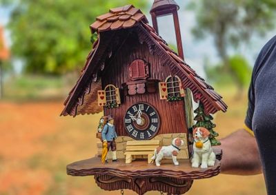 Tradi&ccedil;&atilde;o familiar iniciada na Alemanha h&aacute; gera&ccedil;&otilde;es produz pe&ccedil;as artesanais no S&iacute;tio Santo Expedito e quer receber visitantes