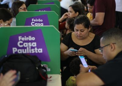 Atendimento acontece de sexta-feira (25) a domingo (27) para fam&iacute;lias com renda de at&eacute; tr&ecirc;s sal&aacute;rios m&iacute;nimos