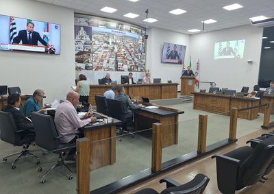 J&uacute;lio Caetano quer saber quais medidas emergenciais foram adotadas e se h&aacute; plano de conting&ecirc;ncia para escolas em obras