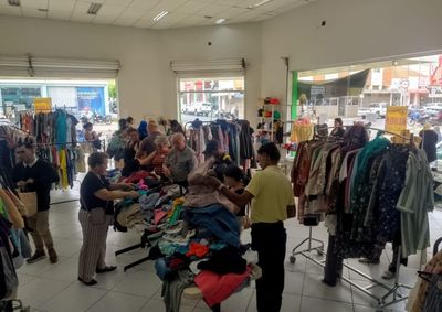 Renda ser&aacute; revertida para a campanha de Natal do Fundo Social, e o bazar funciona na avenida Bento da Cruz, 589