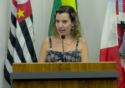 Proposta do vereador Altair Reis foi aprovada nesta segunda-feira. Viviani Gallinari falou na tribuna em nome da categoria
