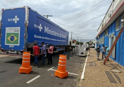 Unidade m&oacute;vel fica um m&ecirc;s na cidade, com exames gratuitos para rastreio de c&acirc;ncer de mama e de colo do &uacute;tero