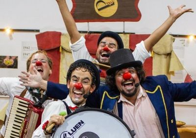 &ldquo;A Refei&ccedil;&atilde;o&rdquo; abre a programa&ccedil;&atilde;o na quarta, no Teatro S&atilde;o Jo&atilde;o, e &ldquo;Charanga da Tramp&rdquo; fecha a quinta, na Pra&ccedil;a S&atilde;o Jo&atilde;o