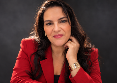 Emilyana Campos explica a transi&ccedil;&atilde;o para a jornada de 40 horas, os dois dias de descanso semanal e os cuidados que empresas devem tomar at&eacute; dezembro
