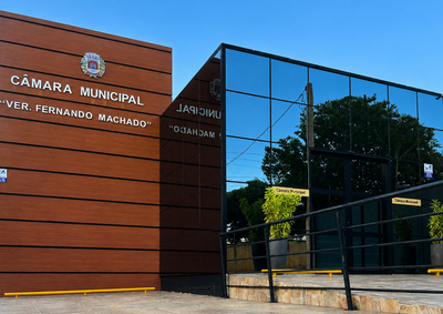 Cerim&ocirc;nia acontece nesta quarta-feira (8), &agrave;s 19h30, no Centro de Lazer do Trabalhador, para homenagear cidad&atilde;os pelos servi&ccedil;os prestados ao munic&iacute;pio.