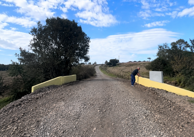 Estrutura substitui antiga ponte de madeira e, segundo o prefeito Cal, &eacute; a sexta ponte transformada em concreto no munic&iacute;pio.