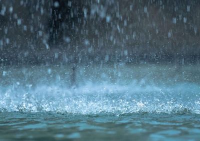 Defesa Civil e INMET preveem at&eacute; 100 mm de chuva por dia; h&aacute; risco de alagamentos, deslizamentos e transbordamento de rios