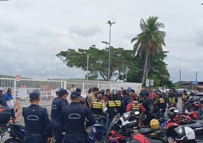Confus&atilde;o na sa&iacute;da da balsa, na Rua Luiz Viana Filho, mobilizou a Guarda Civil Municipal ap&oacute;s disputa por passageiros e interdi&ccedil;&atilde;o parcial da via 
