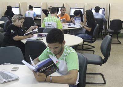 As vagas s&atilde;o para cursos t&eacute;cnicos subsequentes ao ensino m&eacute;dio e gradua&ccedil;&otilde;es