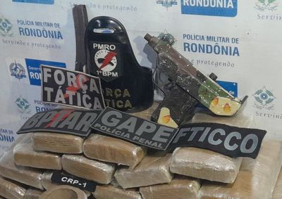 Tr&ecirc;s pessoas foram presas durante opera&ccedil;&atilde;o conjunta da PM e policiais penais