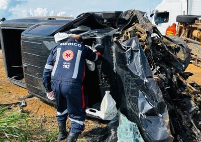 A colis&atilde;o entre duas caminhonetes aconteceu entre Itapu&atilde; e Candeias do Jamari