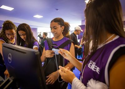 H&aacute; oportunidades para estudantes do Ensino M&eacute;dio e de diversos cursos superiores

