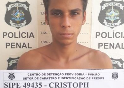 Suspeito atirou contra policiais durante fuga; adolescente foi apreendido com moto roubada