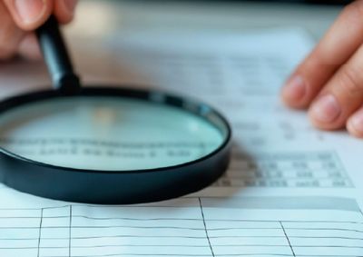 Investiga&ccedil;&atilde;o apura poss&iacute;veis favorecimentos para familiares e questiona crit&eacute;rios usados na sele&ccedil;&atilde;o