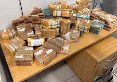 Valores eram transportados em ve&iacute;culo ap&oacute;s saque banc&aacute;rio; investiga&ccedil;&atilde;o aponta lavagem de dinheiro