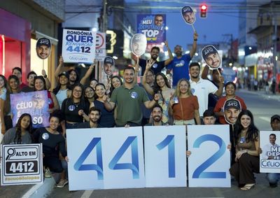 Ao tratar o eleitor como contratante, candidato a deputado federal busca mobilizar uma juventude desacreditada da pol&iacute;tica e atrair novas ades&otilde;es
