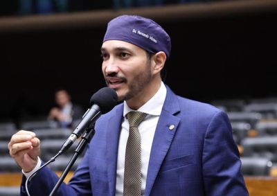 Parlamentar diz que decis&atilde;o teve como base informa&ccedil;&otilde;es divulgadas pelo ministro Andr&eacute; Mendon&ccedil;a