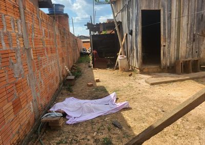Auric&eacute;lia teria pedido ajuda na noite anterior; marido &eacute; o principal suspeito