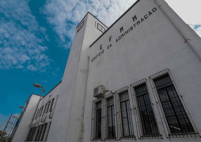 Medida garante cotas em concursos e prev&ecirc; redu&ccedil;&atilde;o da jornada para servidores e familiares