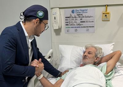 Dr. Fernando M&aacute;ximo acompanha os pesquisadores para realizar, pela primeira vez no estado, a aplica&ccedil;&atilde;o compassiva da subst&acirc;ncia