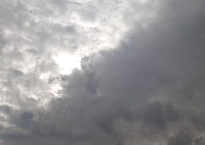 Capital pode chegar a 35&deg;C, enquanto cidades do sul do estado ter&atilde;o temperaturas mais amenas