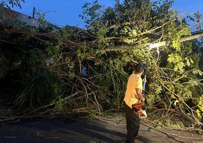 Com a chegada do Inverno Amaz&ocirc;nico, Prefeitura alerta para quedas e orienta como acionar equipes de emerg&ecirc;ncia.